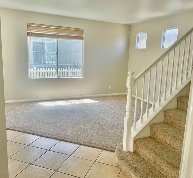 Foto del edificio - Spacious 4 Bedroom