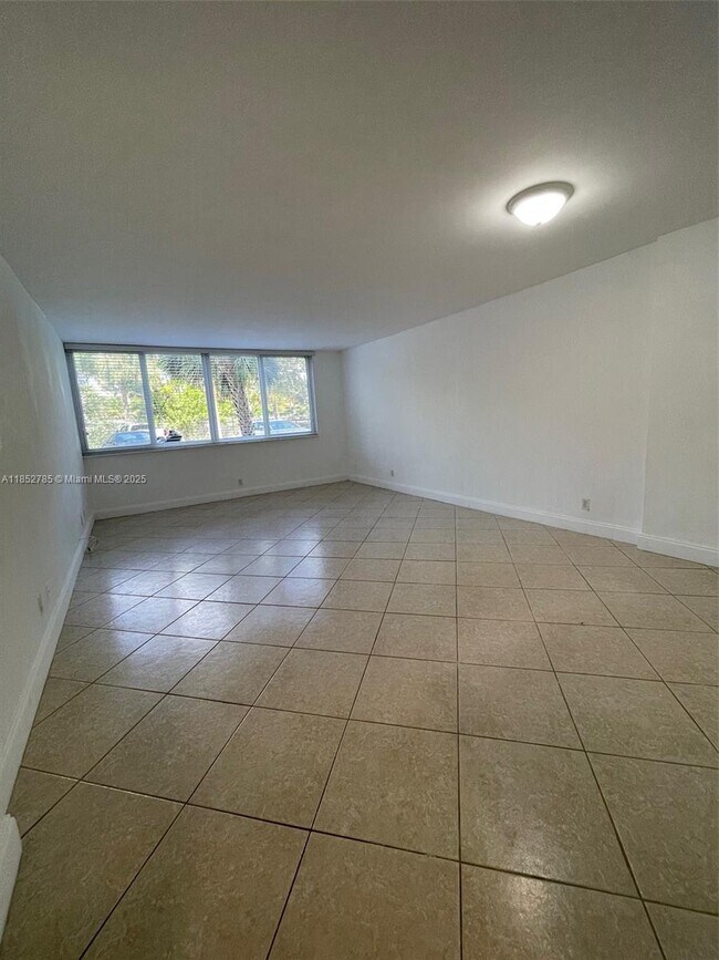 Foto del edificio - 9143 SW 77th Ave