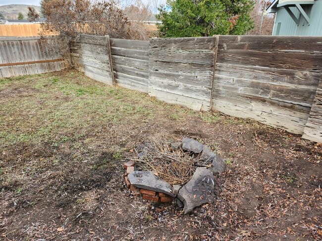 Building Photo - 6919 Hilyard Ct