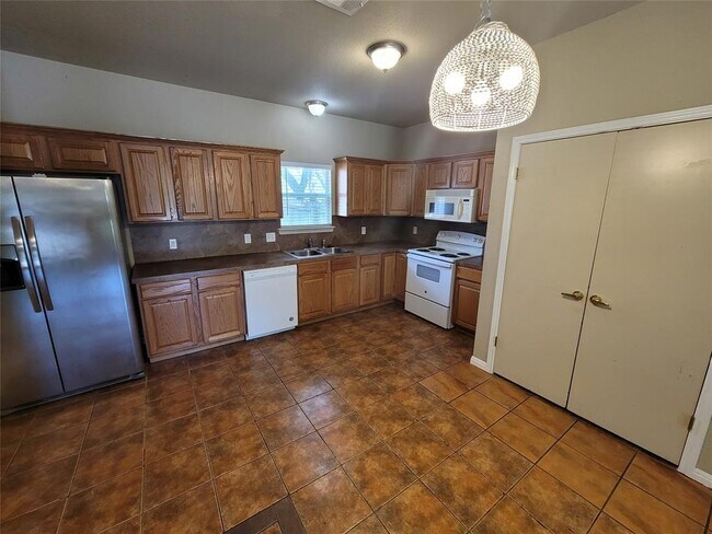 Foto del edificio - 3304 Blumie St