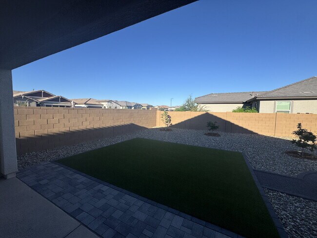 Foto del edificio - 32067 N Wayne Ln