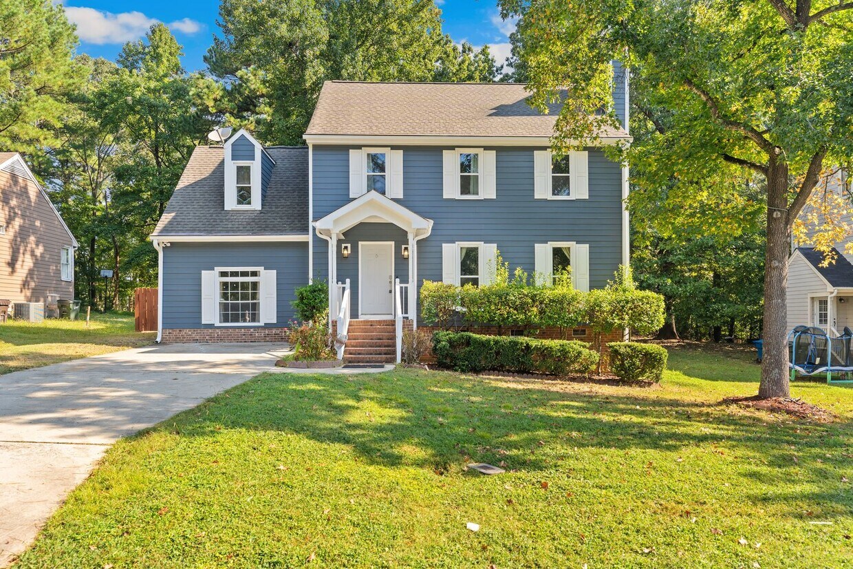 Primary Photo - 2 Minutes Off I-885 4be / 2.5 ba House in ...