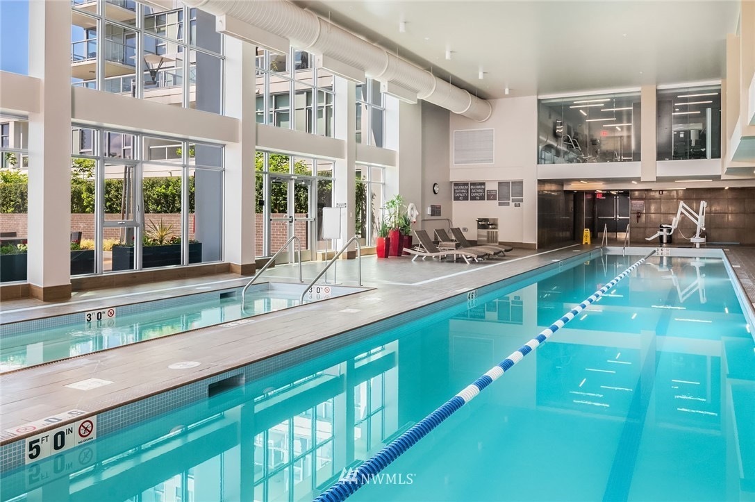 World class lap pool, amenities and spa - 588 Bell St