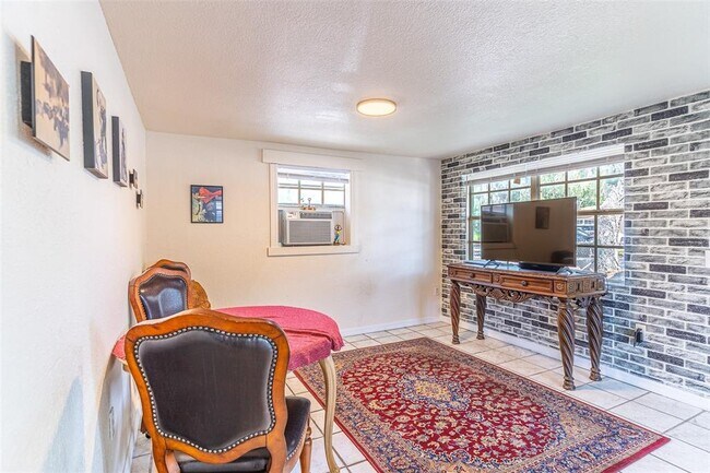 Foto del edificio - 225 W Northside Dr