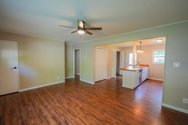 Foto del edificio - 1814 Meadow Dr