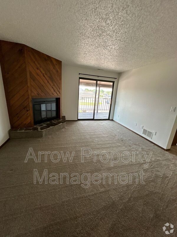 Building Photo - 203 E Arbor Ave