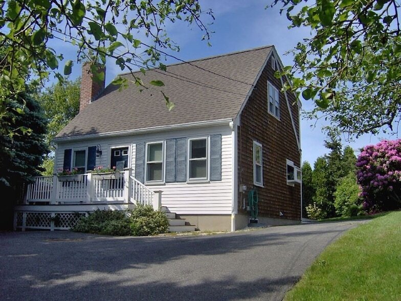 1 Dexter Avenue House Rental in Sandwich, MA