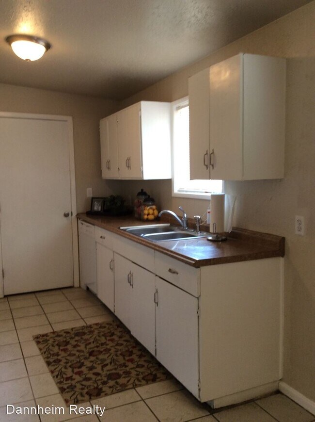 Foto del edificio - 4 br, 1 bath House - 2112 48th Street