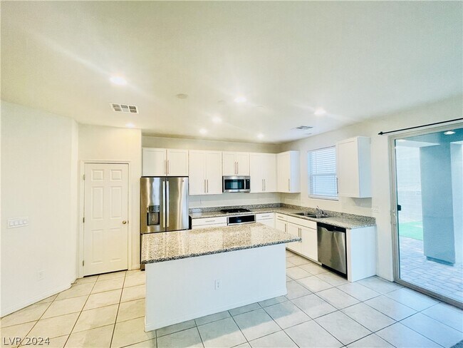 Building Photo - 781 Ariel Heights Ave