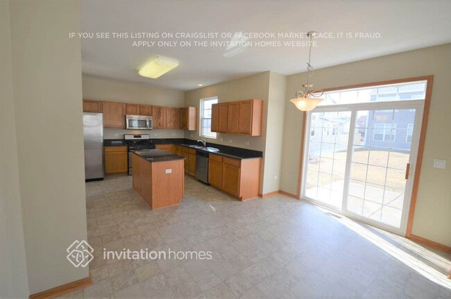 Building Photo - 443 Cardinal Ln