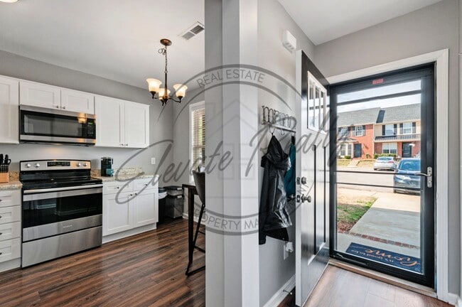 Building Photo - Two Bedroom, Two Story Townhouse located i...