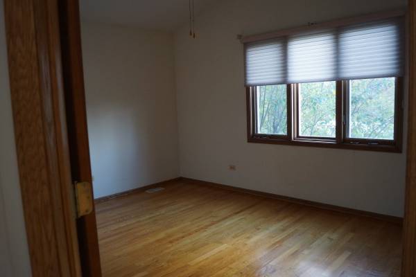 Foto del edificio - 1012 E St James St