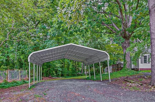 Building Photo - 215 Tremont Dr