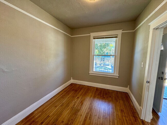 Building Photo - 3461 E Plankinton Ave