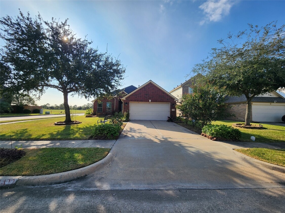 Primary Photo - 4422 Meadow Way Dr