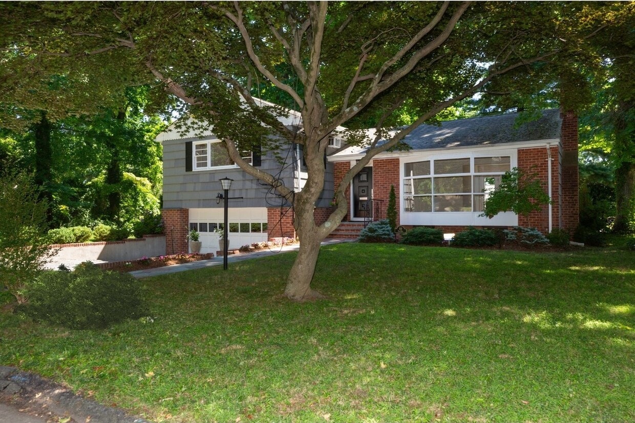 Primary Photo - 102 Eton Rd