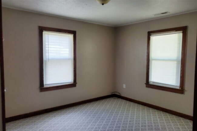 Foto del edificio - 718 Claire Ave