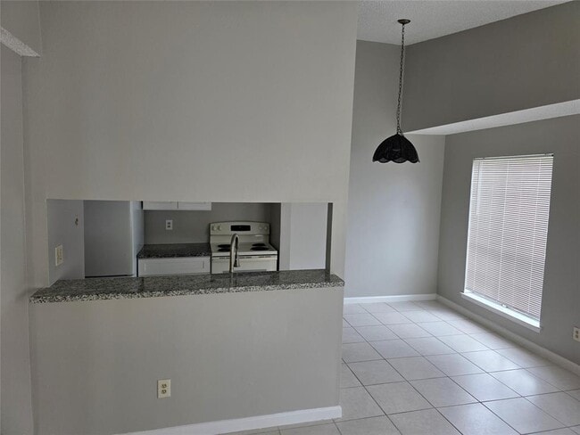 Foto del edificio - 5526 Farley Dr