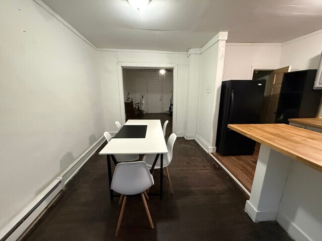 Foto del edificio - 3322 N Bailey St