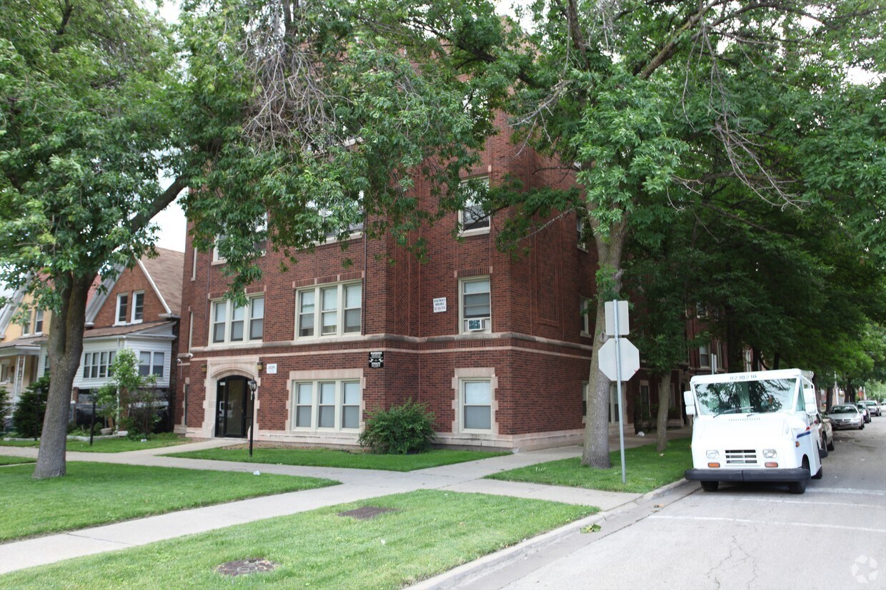 Primary Photo - 6957 S Michigan Ave