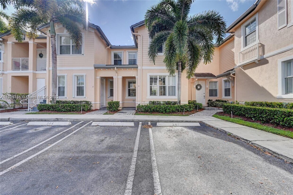 2884 SE 2nd Dr Unit 27, Homestead, FL 33033 Condo for Rent in