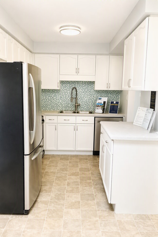 Building Photo - 816 Battell Ct