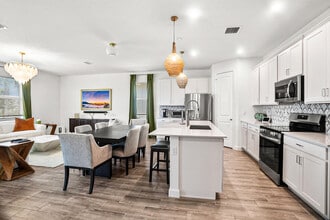 Building Photo - 13421 Brotherhood Wy