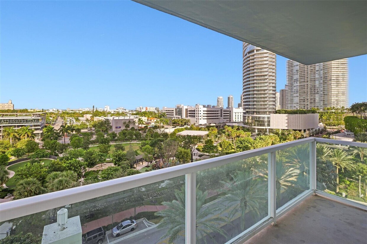 Foto principal - 650 West Ave