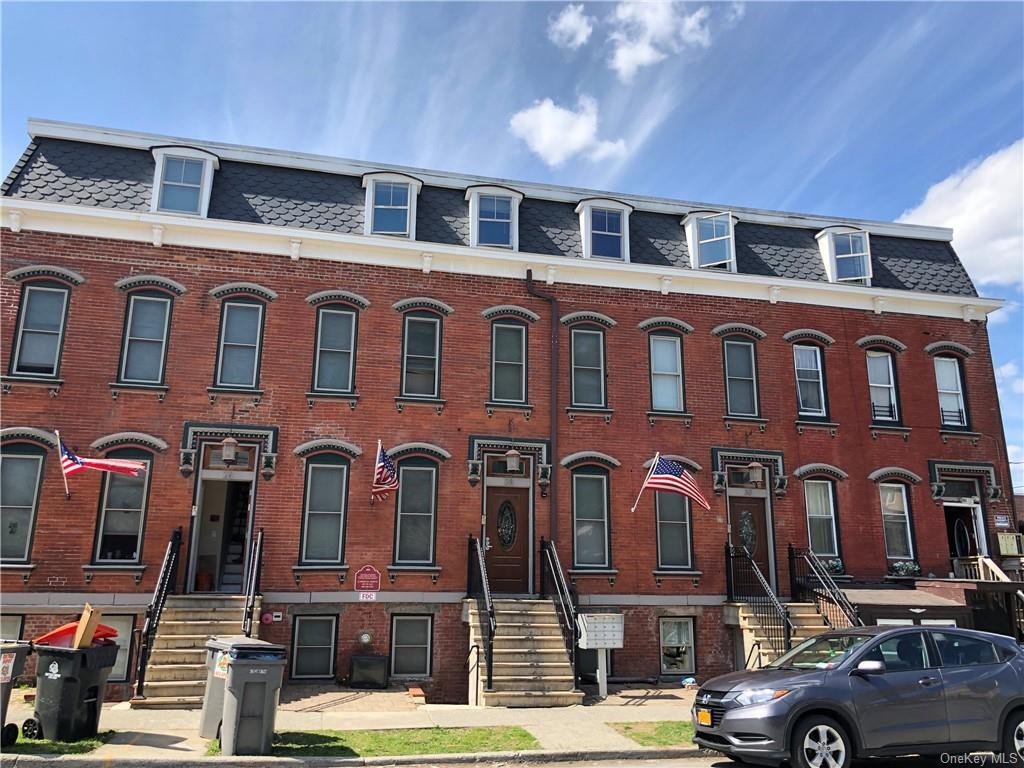 Primary Photo - 30 N Hamilton St