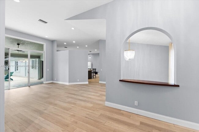 Foto del edificio - 642 Heritage Dr