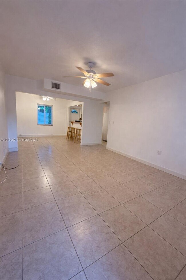 Foto del edificio - 6141 SW 47th St