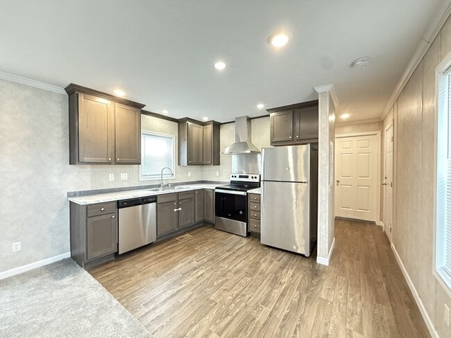 Building Photo - 10610 State Rte 762