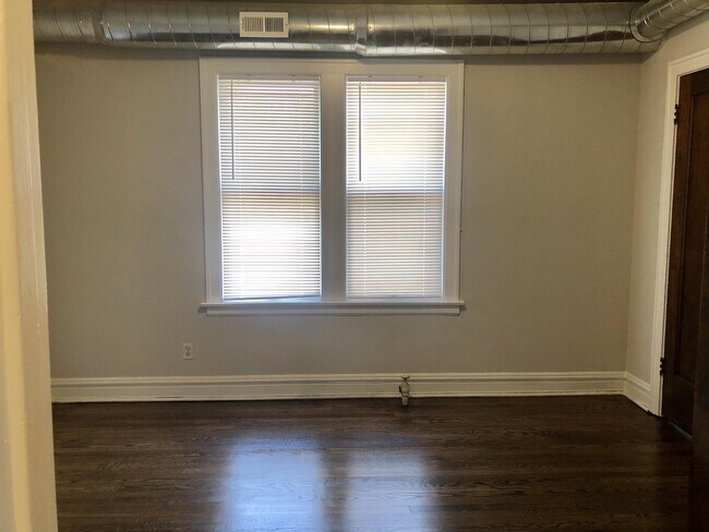 Building Photo - 215 W Quincy St