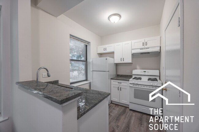 Foto del edificio - 7726 N Marshfield Ave