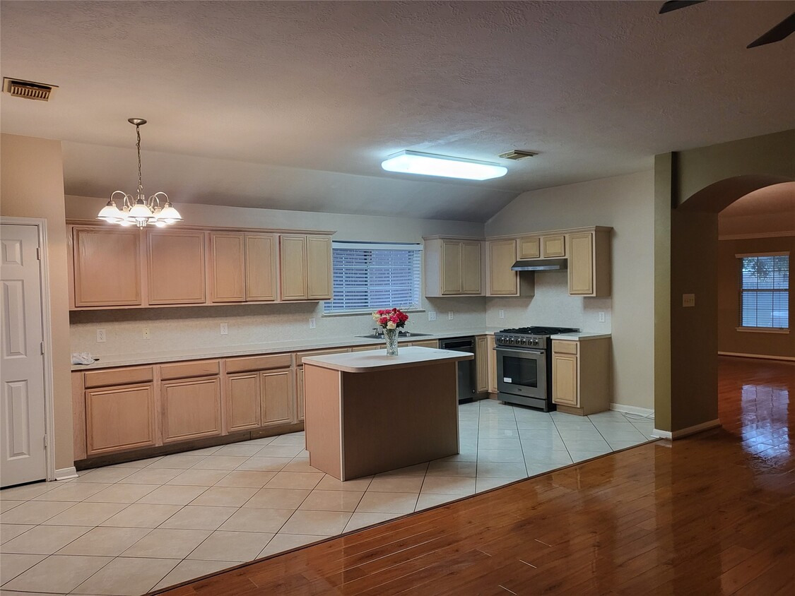 Building Photo - 5406 Meadow Canyon Dr