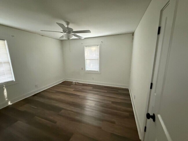 Building Photo - 1118/1120 N. Tennessee Blvd.