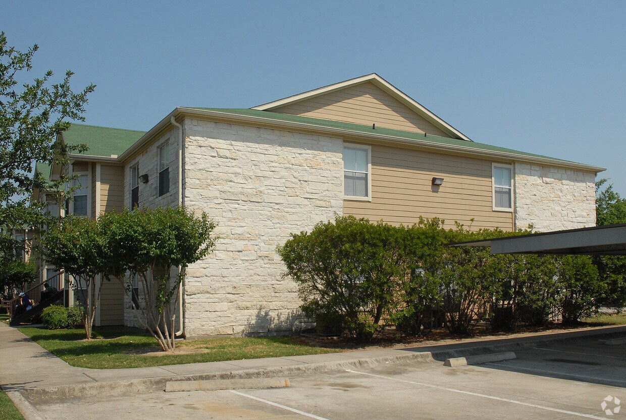 Stone Brook 619 Rollingbrook St Baytown, TX Apartments for Rent in