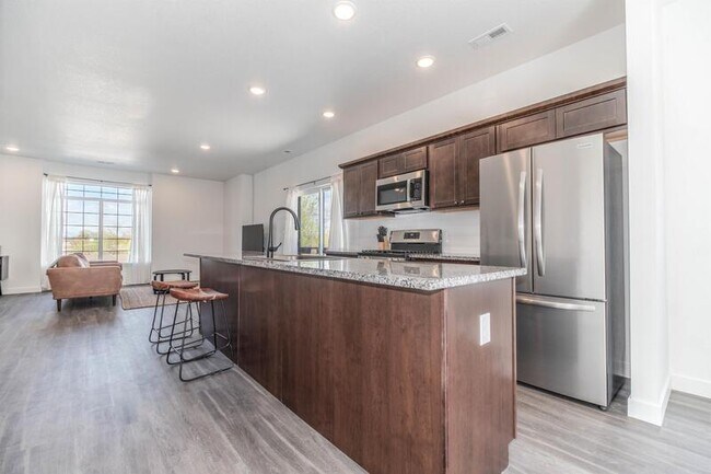 Foto del edificio - 1229 Sable Blvd