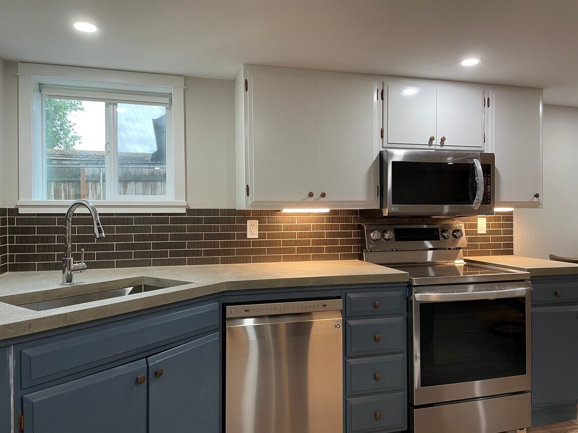 Foto principal - 4618 SW View Point Ter