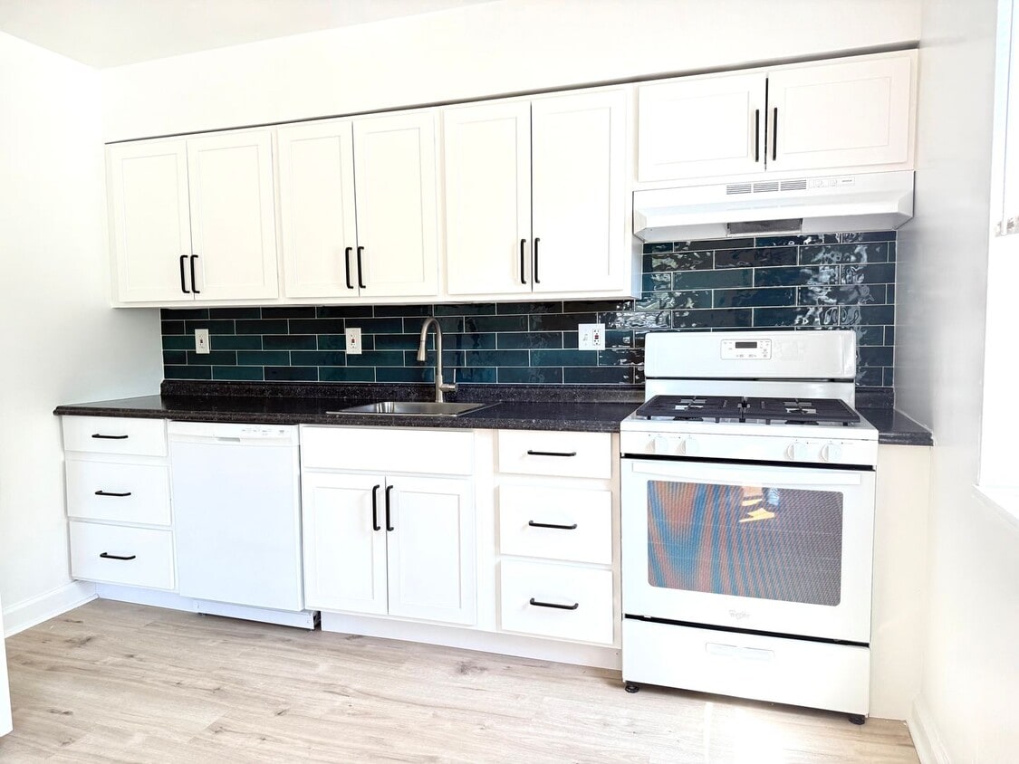 Primary Photo - 4108 40th St