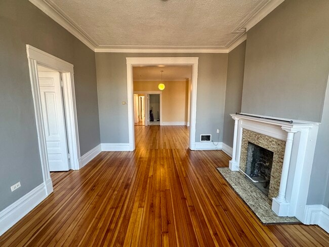 Foto del edificio - 1331 N Maplewood Ave