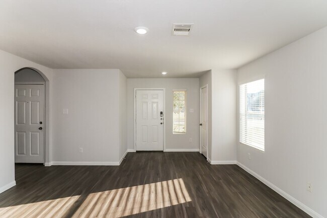 Building Photo - 2510 Costa Verde Way