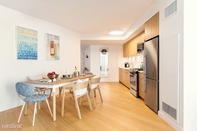 Foto del edificio - 211 W 57th St