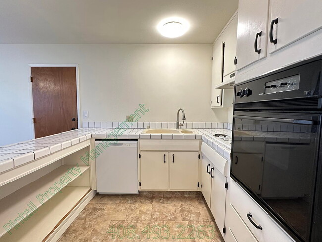 Building Photo - 965 Amstutz Dr
