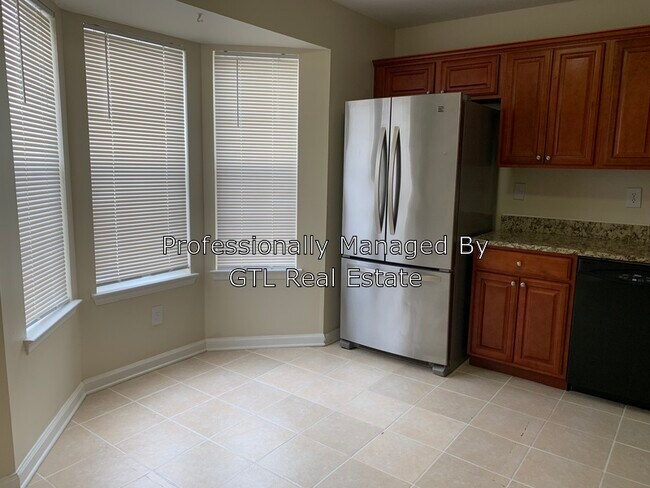 Building Photo - 3838 Meadow Creek Dr
