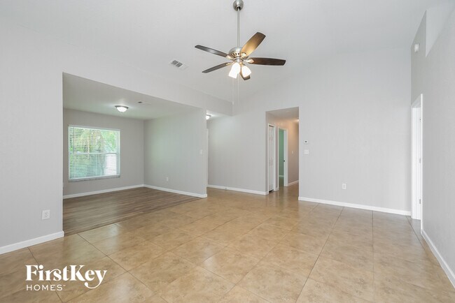 Building Photo - 2484 Albaca Dr