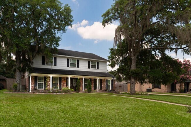 Foto del edificio - 3810 Pecan Valley Dr