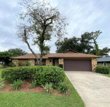 Building Photo - 214 Stevenage Dr