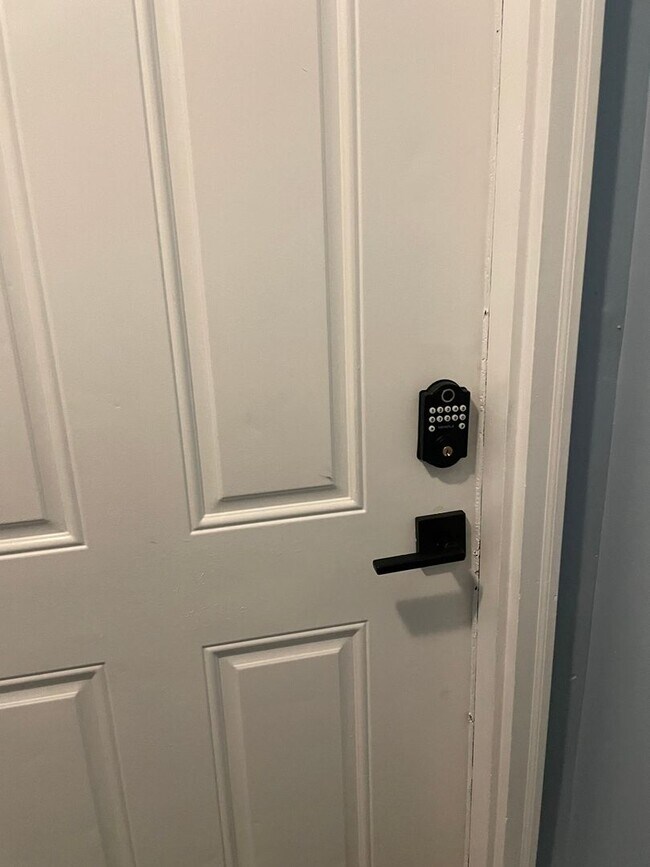 Foto del edificio - 4 Bedroom Duplex in Paterson