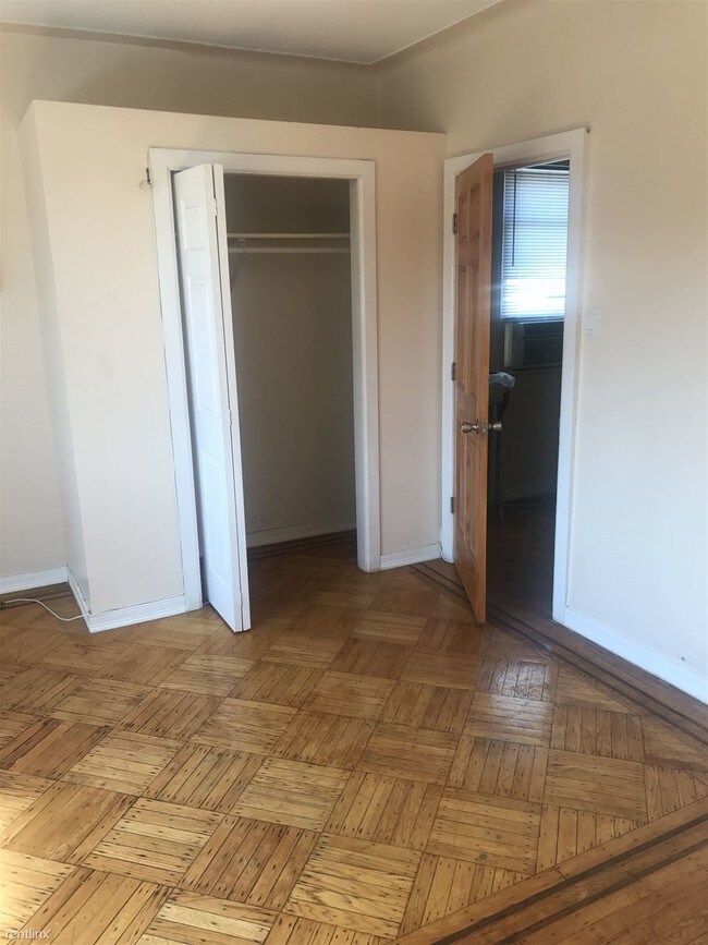 Building Photo - 3 br, 1 bath Apartment - 1297 E 93rd St
